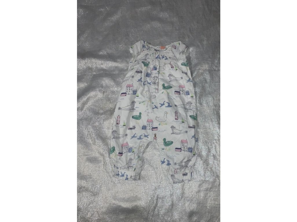 Overal John Lewis vel. 68