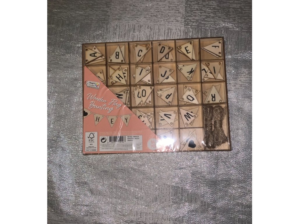 Dřevěné písmenka na navlékání Nové