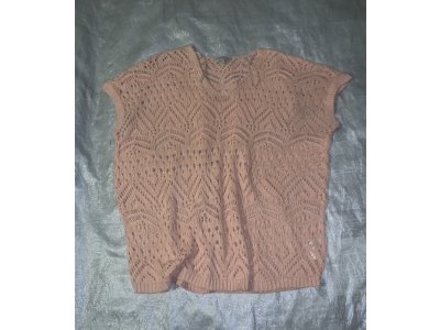 Děrovaný pletený volný svetřík F&F vel. 38